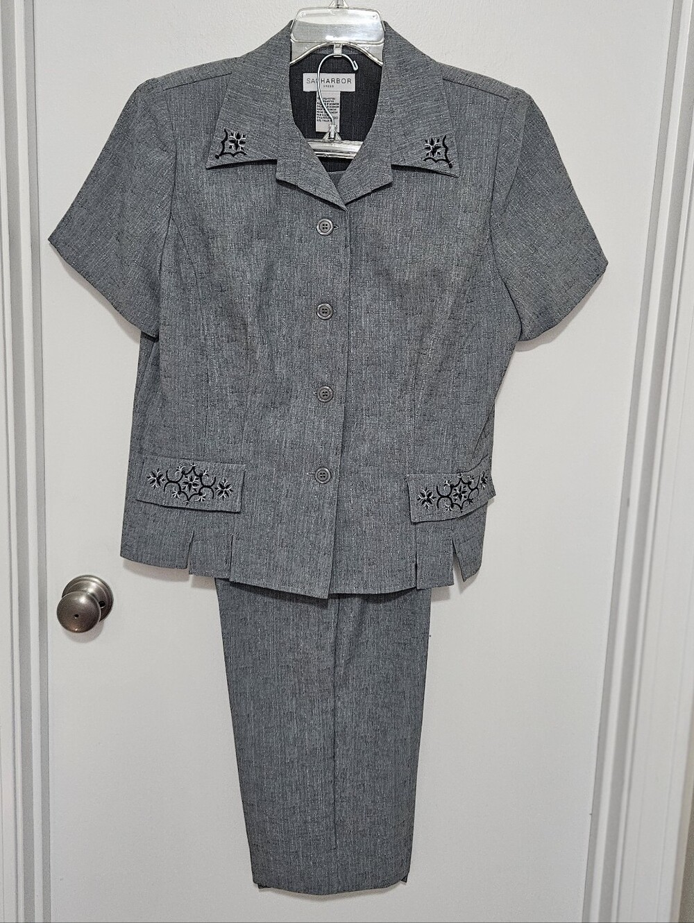 Sag‎ Harbor Womens Grey Short-Sleeve Pant Suit with Decorative Cutouts Size 14